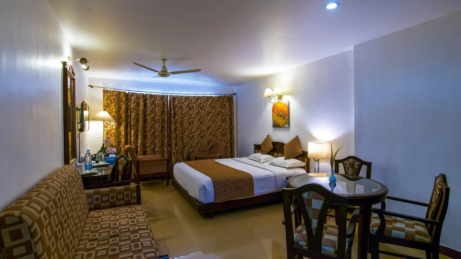 ****  Golf View Hotels & Suites Nedumbassery India