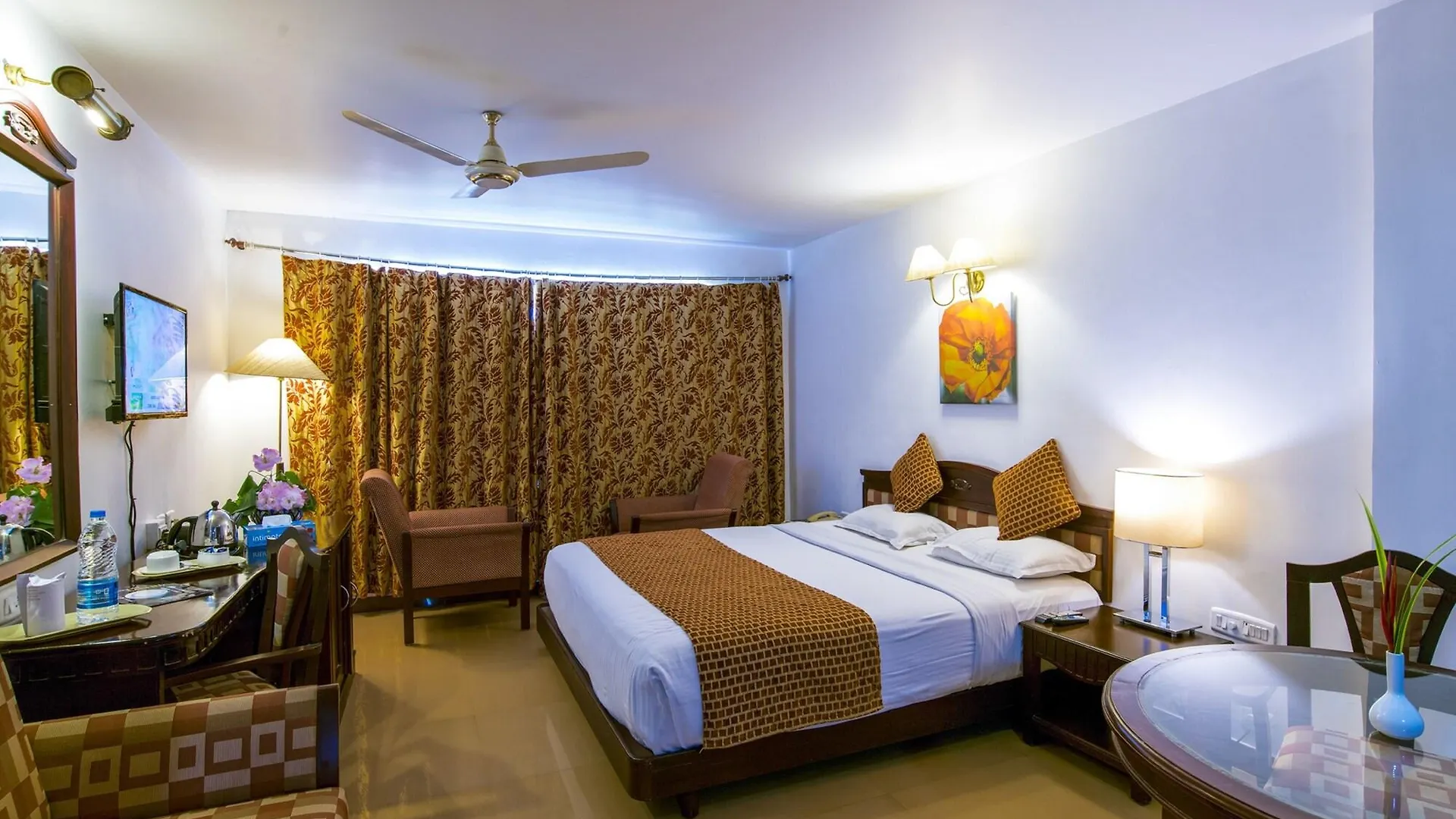Golf View Hotels & Suites Nedumbassery