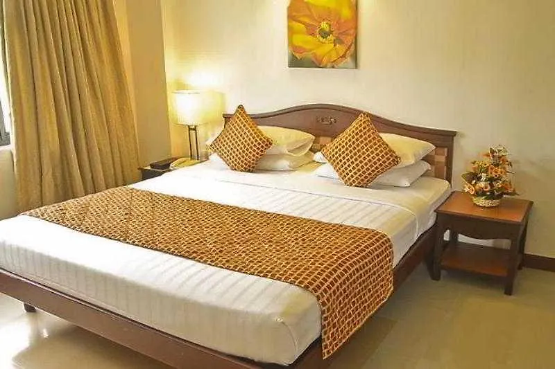 Golf View Hotels & Suites Nedumbassery