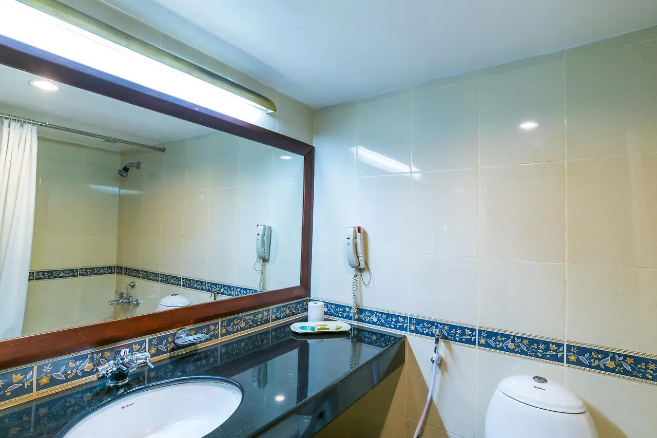Golf View Hotels & Suites Nedumbassery 4*,  India